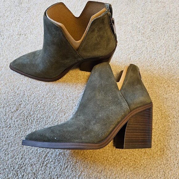VINCE CAMUTO Gigietta Suede Bootie in Dark Green Suede 7.5 (New without Box) - Picture 4 of 12